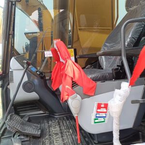 Japan Used Komatsu PC220 Excavator with 22 Ton Capacity and Original Hydraulic