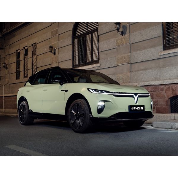 Mid size SUV，the maximum pure electric range is 901km, with two wheel drive and