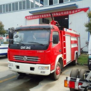 5000L Fire Rescue Truck 3-5cbm Small Fire Engine Vehicle 4 Doors With A / C