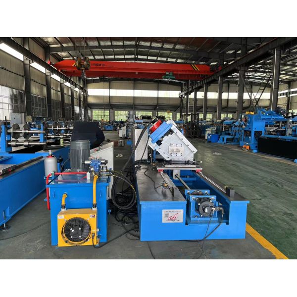 Post Track Cutting Adjustable C Channel Roll Forming Machine With About 14 Stations