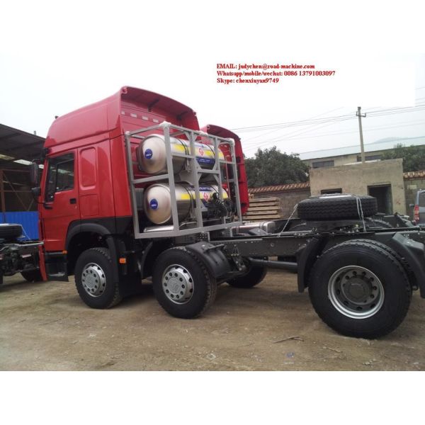 ZZ4257N3237CZ Prime Mover Truck Sinotruck Howo 6 x 2 Tractor Head 420HP Engine,