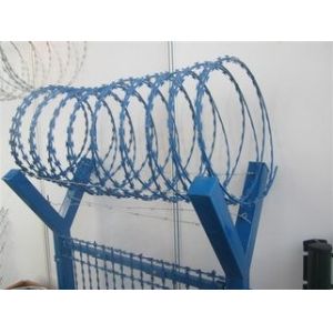 Various BTO CBT Types Razor Barbed Wire With Single / Cross Coil