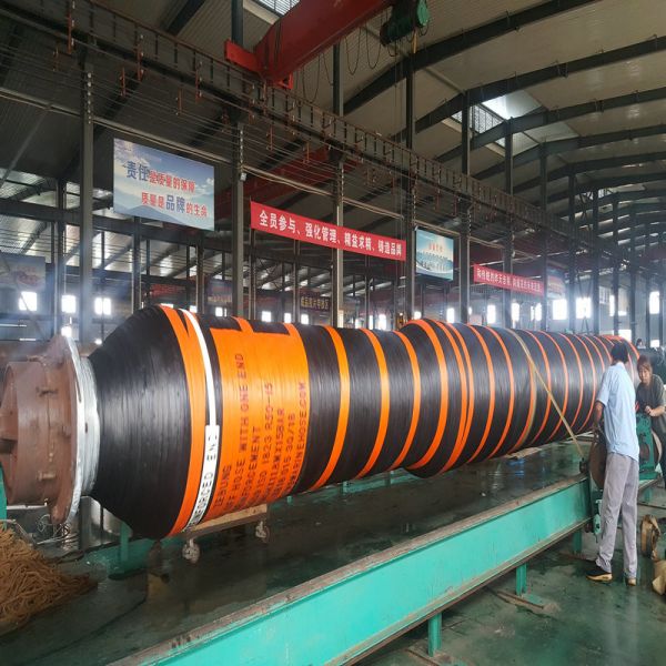 Marine Mainline 21bar Floating Hose Large Size For Crude Oil Delivery Offshore