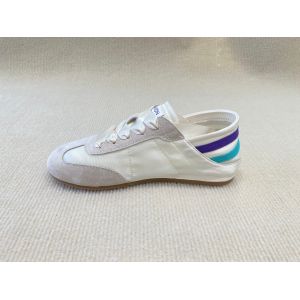 Women flat satin sneakers with color bars and breathable with lace shoelace