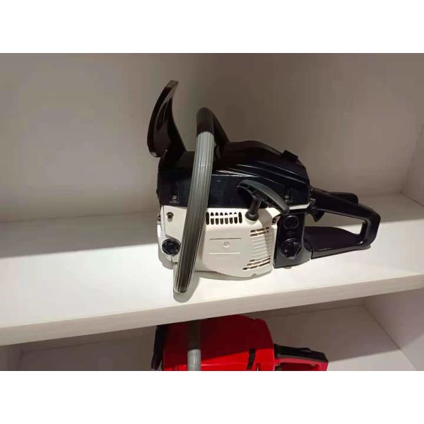 Quality 1.8KW Strong Power Wood Cutting Chainsaw 45.8CC Cutter Chainsaw High Speed wholesale