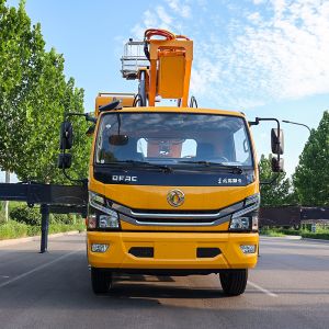32m telescopic boom version Dongfeng aerial bucket lift aerial work platform