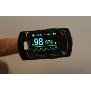 Medical Fingertip Pulse Oximeter With Bluetooth Wireless
