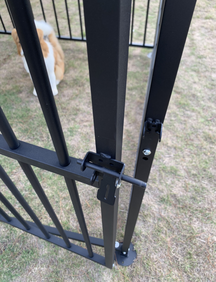 Metal kennel outdoor large dog cage easy to clean and rustproof with lockable dog door with waterproof & anti-UV cover