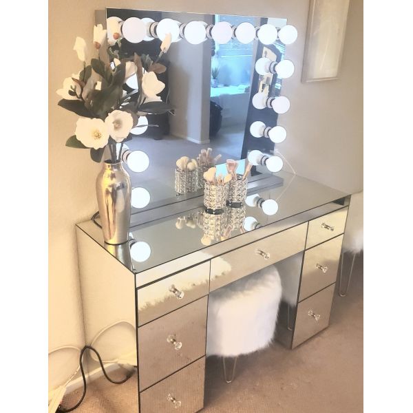 Custom Designs Vanity Lights Ideal for Table Desktop Dresser and Bathroom Dressing