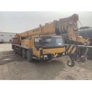 Maximum Lifting Weight 16t Folding Xg 50t Truck Crane Heavy Load Capacity