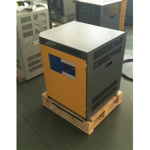 Automatic charger for forklift battery/traction battery, SCR 48V 65A 3-phase,
