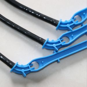 Durable 4L/8L 2 Pegs Agriculture Irrigation System with Black PVC Pipe Drip