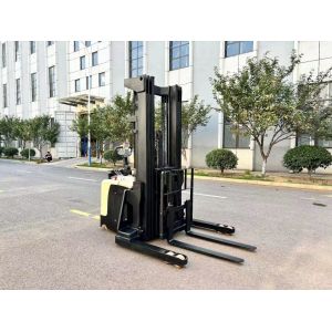 China Electric Reach Forklift with Single Reach and Seated Operation Mode 1500 kg Capacity on sale