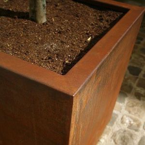 Modern Metal Garden Pot Cube Size Corten Steel Square Planter With Leg