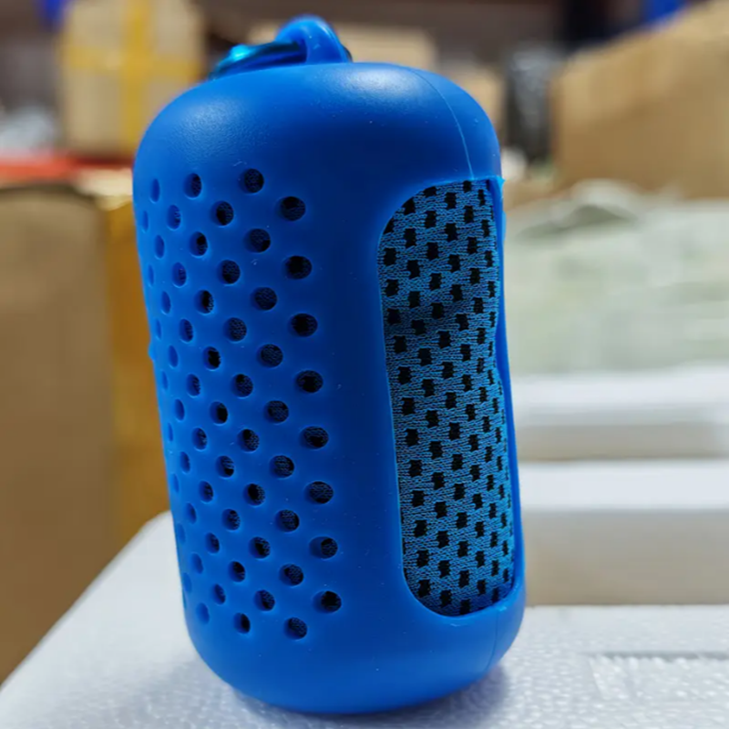 China Quick-Dry Microfiber Yoga Towel with 160gsm Lightweight Fabric in 40x80cm and 30x70cm Sizes on sale