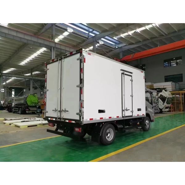 New 6-8 Ton Refrigerated Box Truck for Sale