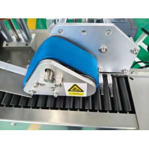 Fully Automatic Labeling Machine for Bottles - 1-20ml Capacity with Efficient