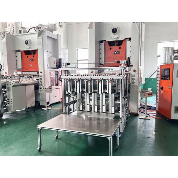 12000pcs/H 26KW Aluminium Container Making Machine Silver Foil Container Machine