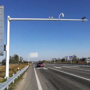 Cheap F Shape Galvanised Steel Cantilever 6m To 10m Traffic Sign Camera And Signal Light Pole for sale