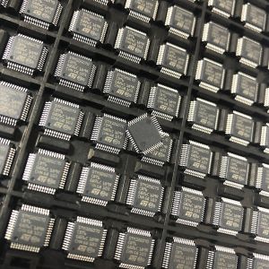 PIC16F689-I/SO FPGA IC 8 Bit 20MHz 7KB 4K X 14 Microcontroller IC FLASH 20SOIC