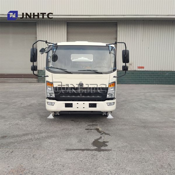 Quality Sinotruk Howo International Water Truck 4x2 Right Hand Drive wholesale