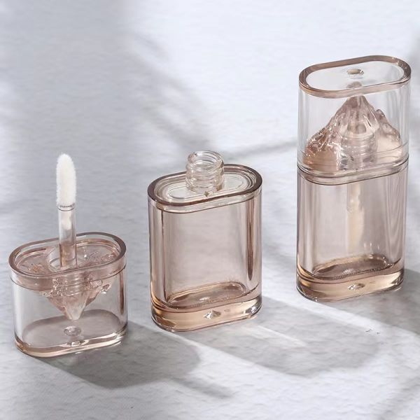 Customized Luxury 15ml Capacity Lip Gloss Tube with PE and PP Material for Empty