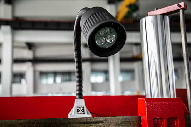 6700MM High Speed Circular Saw Machine 1500MM Pipe Band Saw Machine