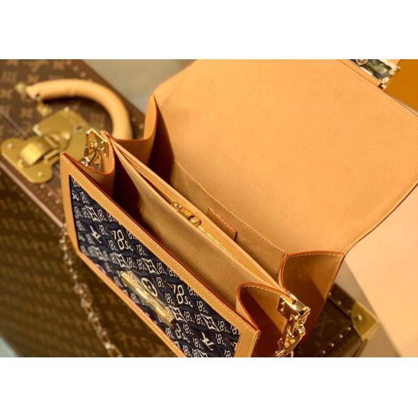 Lock Catch Medium Crossbody 25cm Luxury Chain Bag Monogram Printing