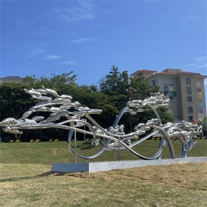 China Mirror Modern Metal Art Fish Sculptures Polished For Garden Decoration on sale