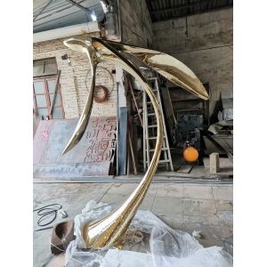 China Plating Titanium Modern Metal Sculpture Pool Tall Abstract Sculpture on sale