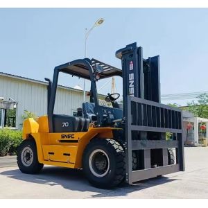 BOXINHUASHENG Hydraulic Pump 4x4 Forklift Truck For Rough Terrain 3.5 Ton