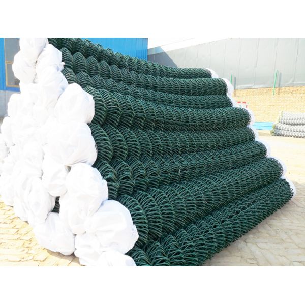 Rodent Proofing 3.0mm-4.00mm Cyclone Chain Wire Fencing With Top Barbed Wire