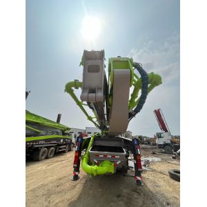 Renovated Condition 2014 Zoomlion 63m Concrete Pump on Janpan Chassis 10*4 Truck