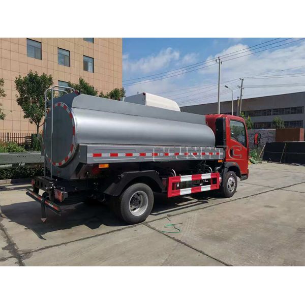 New SINOTRUK HOWO 4*2 Euro2 10 Cbm 10000L Refueling Truck With Flow Meter