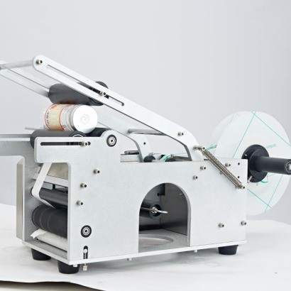 32KGS Semi Auto Round Bottle Labeling Machine High Accuracy Labeler Machine For