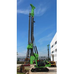 First Class Chassis Hydraulic Rotary Drilling Rig Depth 64 / 51m KR220C