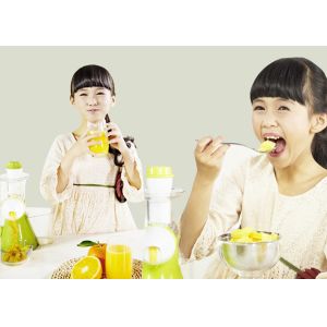 Cheap Manual Cold Press Masticating Juicer Low Noise Operation FDA Certificated for sale