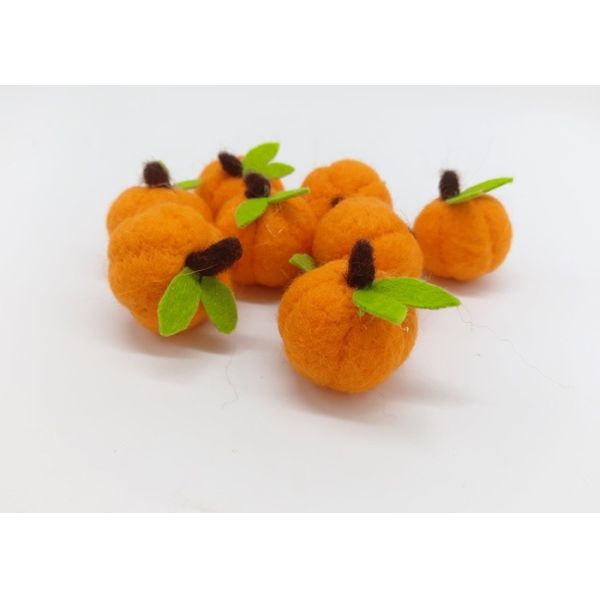 Quality 4cm Halloween Pumpkin Wool Felt Balls Creating Halloween Atmosphere wholesale