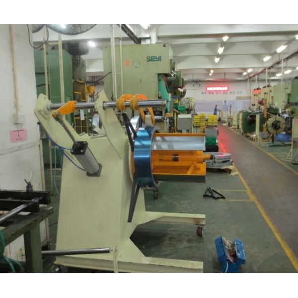 Quality Automatic Steel Coil Decoiler Machine With Heavy Load Capacity , Hydraulic Decoiler Machine wholesale