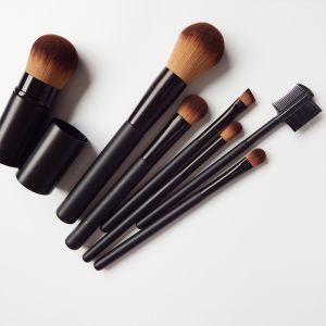Classic Cosmetic Makeup Brush Set for full face makeup include Retractable Brush