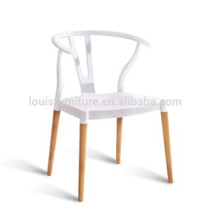 China White Plastic Dining Chairs With Wooden Legs OEM ODM Acceptable on sale