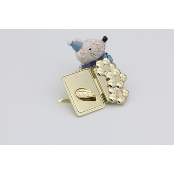 Quality Best selling high end plating light gold leaf shape metal turn locks for handbag wholesale