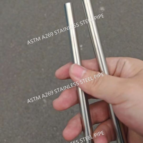 ASTM A269 / SA270 TP304 Bright Annealed Stainless Steel Seamless Pipe Tube In 6m