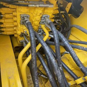 Used Komatsu PC220 Excavator 22T with Original Hydraulic Cylinder Low Working