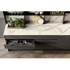 Modern Style Lacquer Kitchen Cabinets Customized With Wine Case