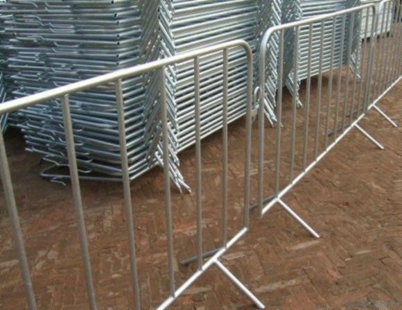 Crowd control barriers They are fully Hot Dipped Galvanized after welding. Hot