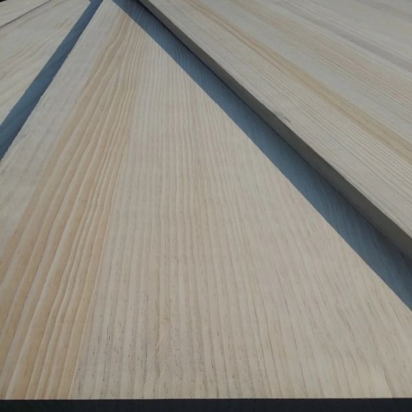 Customizable Solid Pine Wood Board with Moisture Content 8-12% and Natural