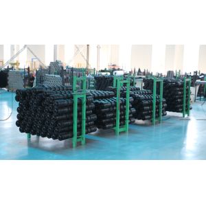 Heavy-duty spiral roller prevents material buildup and extends belt life for