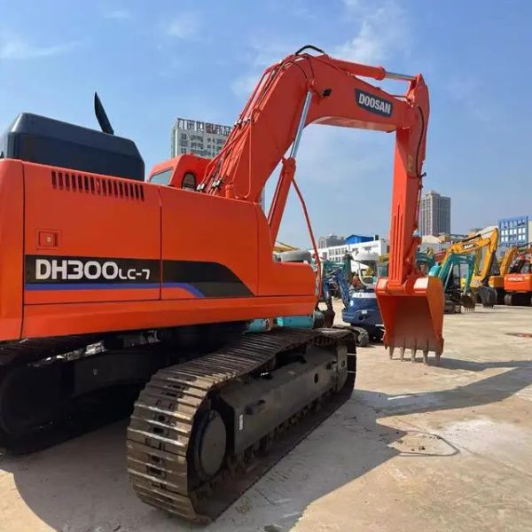 Quality Enhance Productivity Backhoe Used Doosan Excavator 199.9kN Bucket Force wholesale