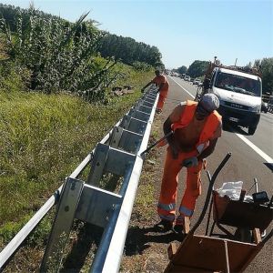 Galvanized Steel Highway Safety Guardrail Traffic Crash Barrier for Customer
